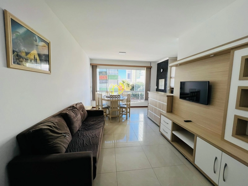 Apartamento 2 dorm Frente - Entre o centro e o mar.: 3ª foto da galeria de imagens do imóvel