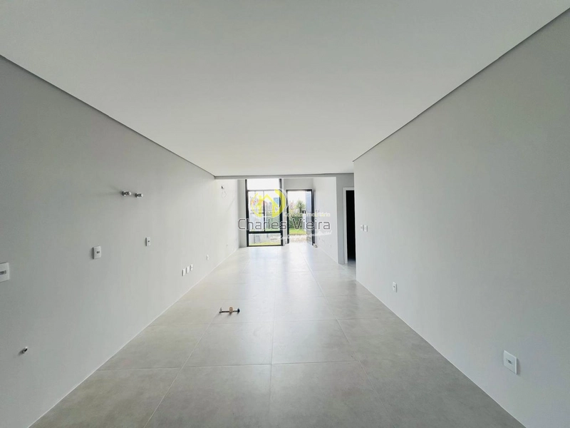 Linda casa 03 dormitórios pertinho da beira mar.: 5ª foto da galeria de imagens do imóvel