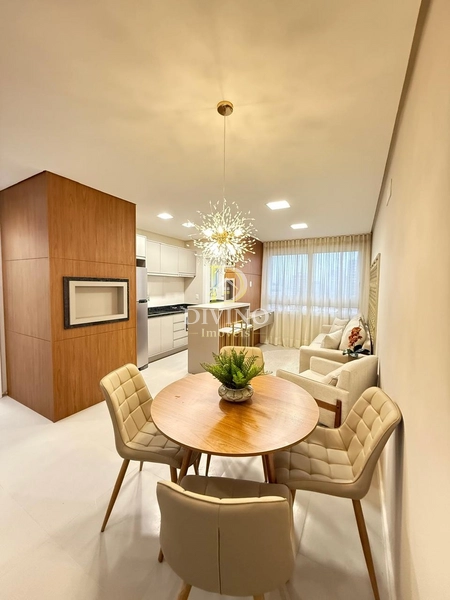 Apartamento mobiliado com excelente orientação solar.