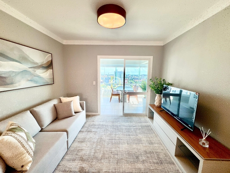 APARTAMENTO COM SACADA, RARIDADE À VENDA!: 2ª foto da galeria de imagens do imóvel