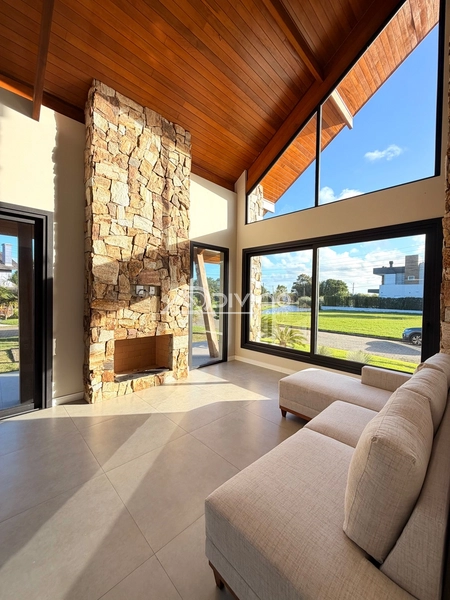 Equilíbrio entre robustez do estilo rústico e o conforto sofisticado.: 2ª foto da galeria de imagens do imóvel