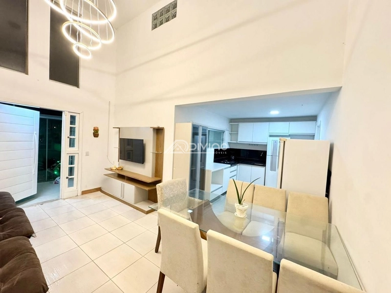 Imóvel à venda, a apenas 4 quadras do mar e com piscina, localizad: 3ª foto da galeria de imagens do imóvel