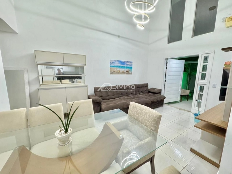 Imóvel à venda, a apenas 4 quadras do mar e com piscina, localizad: 5ª foto da galeria de imagens do imóvel