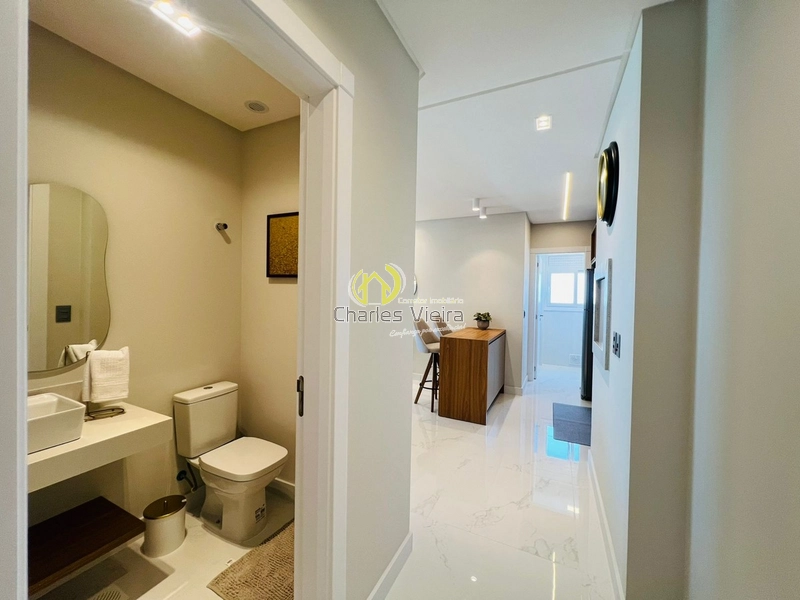 Amplo apartamento com vista liberada para o mar: 5ª foto da galeria de imagens do imóvel