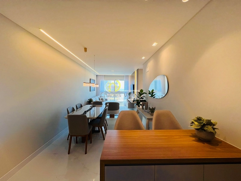 Amplo apartamento com vista liberada para o mar: 14ª foto da galeria de imagens do imóvel