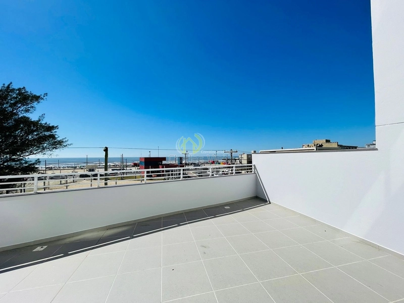 Apartamento com terraço e com vista para o mar.: 4ª foto da galeria de imagens do imóvel