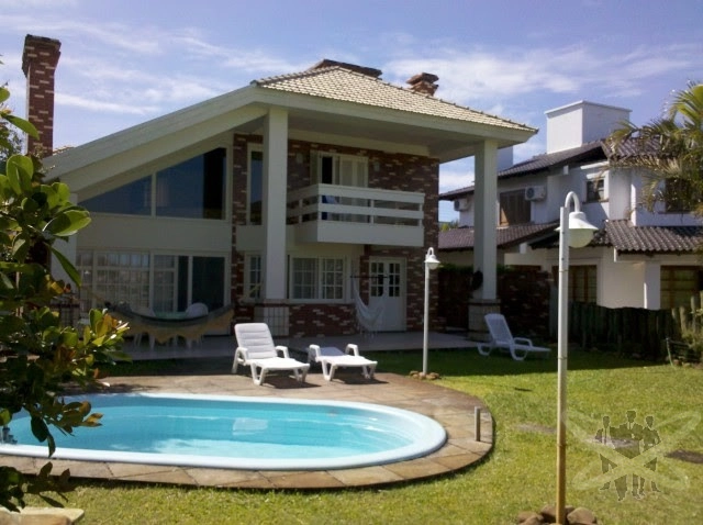 Sobrado Lagos Park com 03 dormitórios.