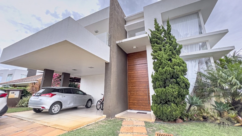 Sobrado com 04 suites condomínio Quintas do Lago