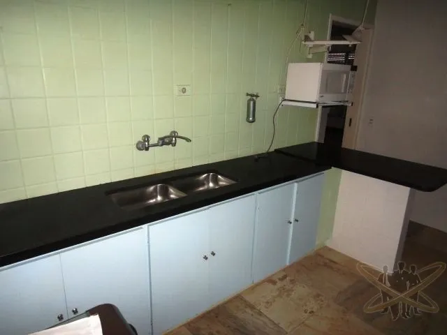 Casa bem localizada construída sob 03 lotes.: 12ª foto da galeria de imagens do imóvel