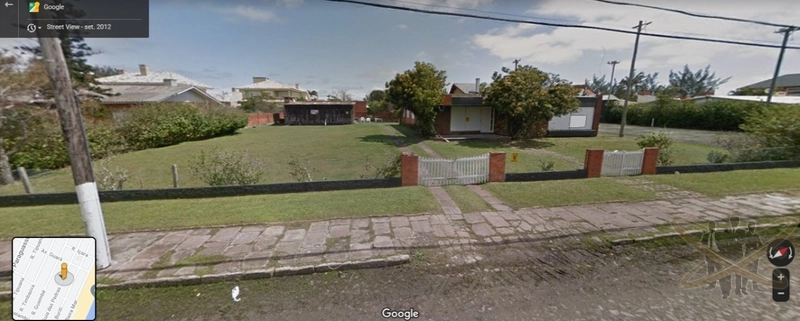 Casa bem localizada construída sob 03 lotes.: 1ª foto da galeria de imagens do imóvel