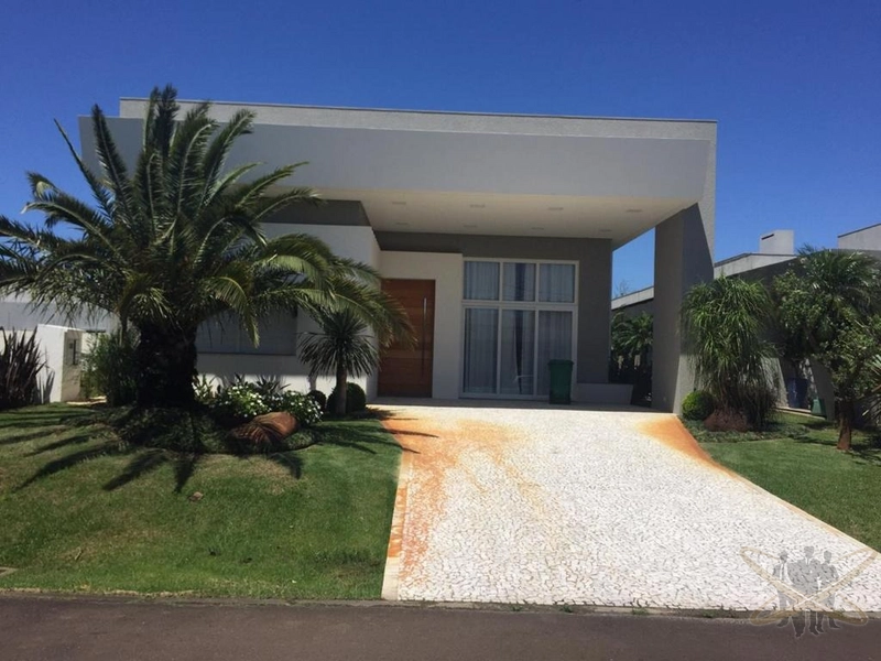 Casa térrea mobiliada condomínio Enseada