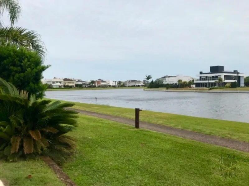 SOBRADO BEIRA DE LAGO - BOSQUES DE ATLÂNTIDA: 36ª foto da galeria de imagens do imóvel
