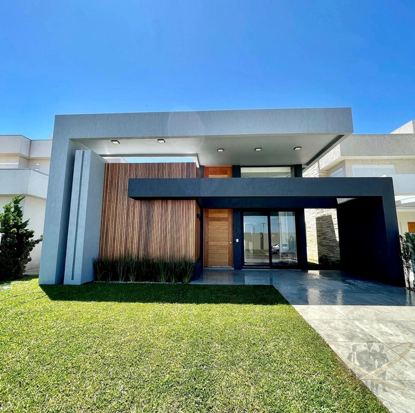 Casa Nova - Localizada no Condomínio Riviera Xangri-lá.