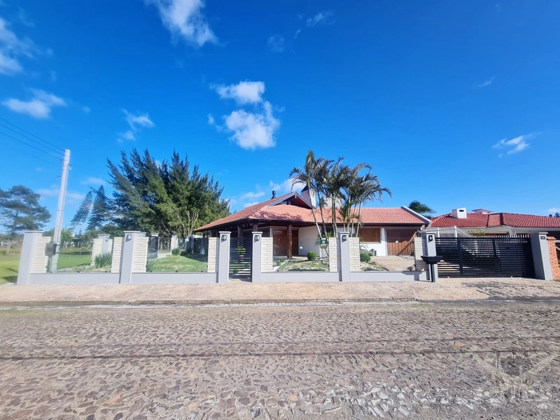 CASA ATLÂNTIDA - ÓTIMA LOCALIZAÇÃO: 1ª foto da galeria de imagens do imóvel