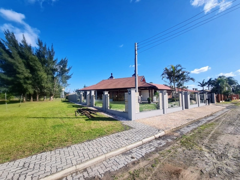 CASA ATLÂNTIDA - ÓTIMA LOCALIZAÇÃO: 2ª foto da galeria de imagens do imóvel