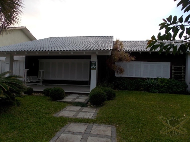 Casa em Atlântida a poucos metros do mar.: 13ª foto da galeria de imagens do imóvel