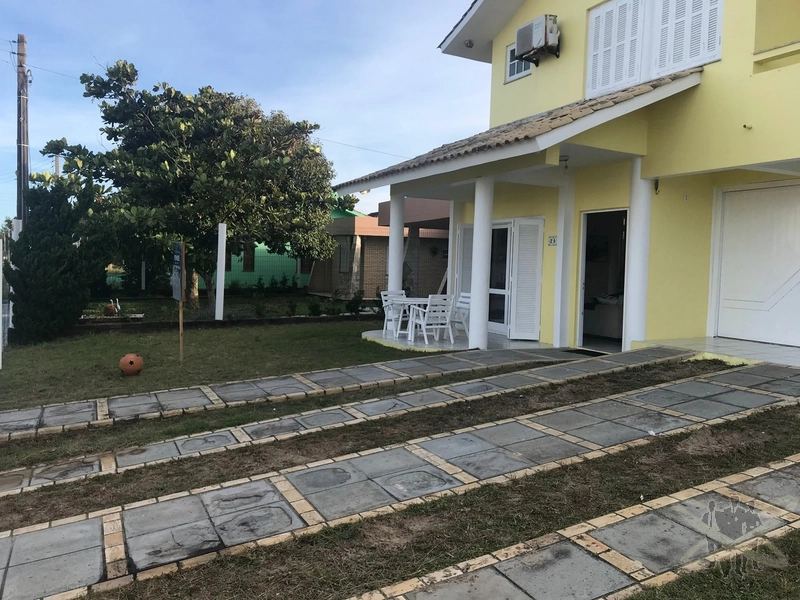 Sobrado em Xangri-Lá junto ao mar.: 3ª foto da galeria de imagens do imóvel