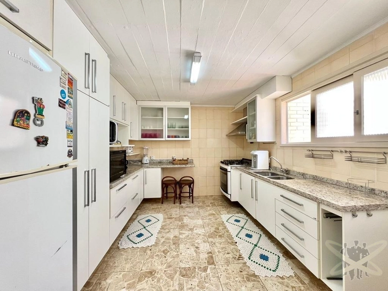 Casa em Atlântida construída sob 02 terrenos: 17ª foto da galeria de imagens do imóvel