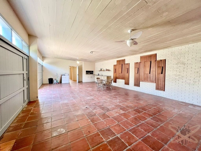Casa em Atlântida construída sob 02 terrenos: 32ª foto da galeria de imagens do imóvel