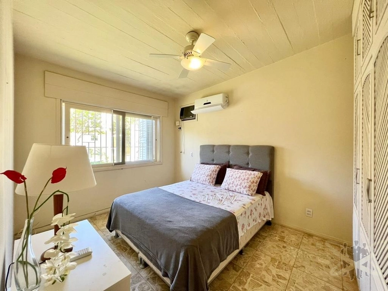 Casa em Atlântida construída sob 02 terrenos: 28ª foto da galeria de imagens do imóvel