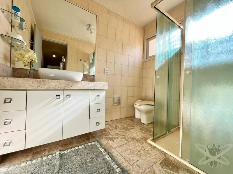 Casa em Atlântida construída sob 02 terrenos: 29ª foto da galeria de imagens do imóvel