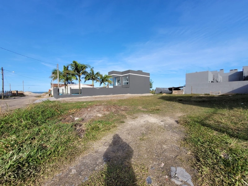 Terreno com 550m2 a apenas 30metros do mar.: 3ª foto da galeria de imagens do imóvel
