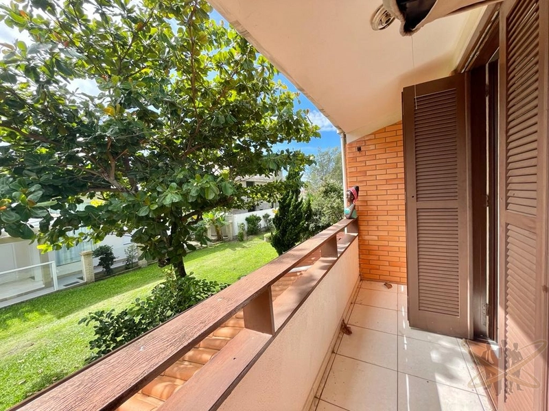 Duplex no centro de Xangri-Lá e junto ao mar.: 6ª foto da galeria de imagens do imóvel