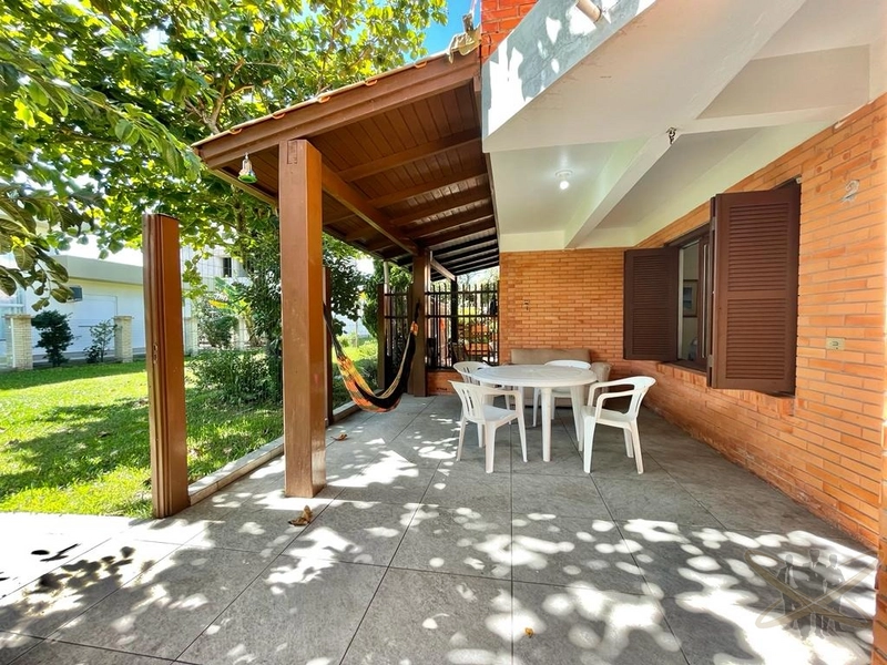 Duplex no centro de Xangri-Lá e junto ao mar.: 5ª foto da galeria de imagens do imóvel