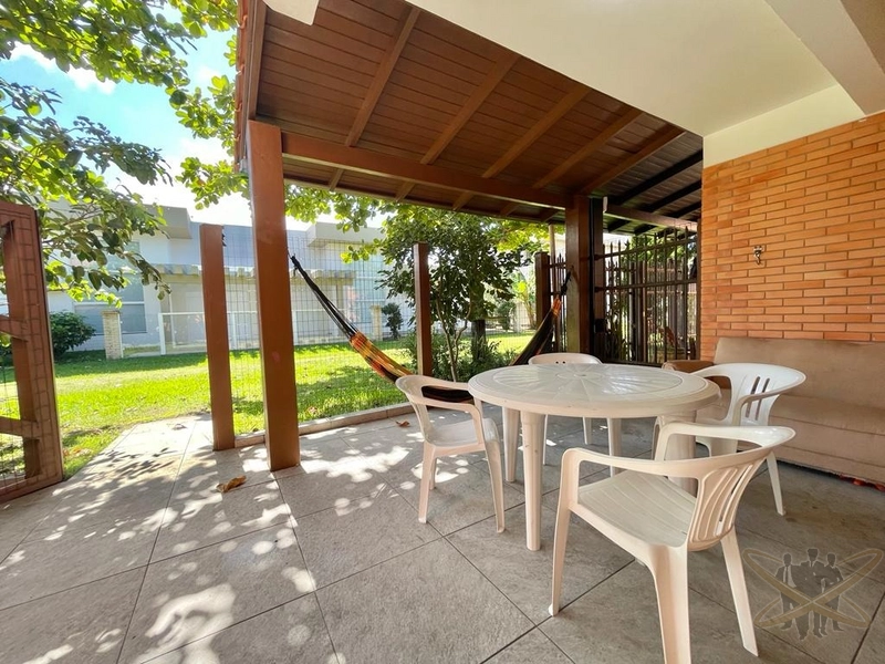 Duplex no centro de Xangri-Lá e junto ao mar.: 10ª foto da galeria de imagens do imóvel