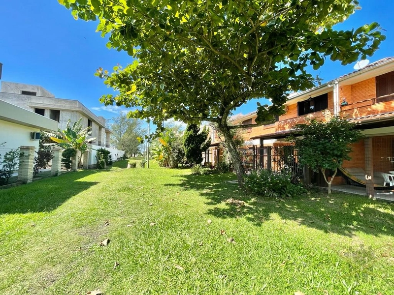 Duplex no centro de Xangri-Lá e junto ao mar.: 2ª foto da galeria de imagens do imóvel