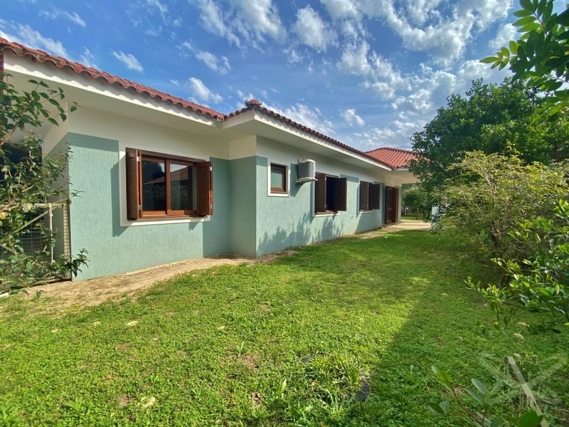 Casa em Atlântida com 03 dormitórios: 4ª foto da galeria de imagens do imóvel