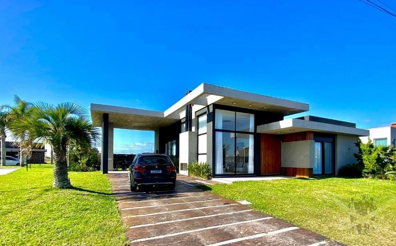 Casa no condomínio a beira da lagoa!