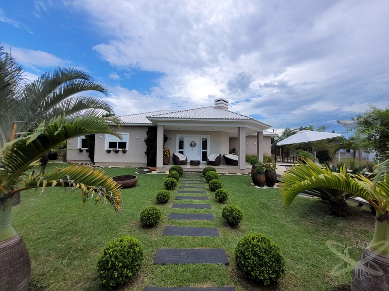Casa em Atlântida próxima do mar.: 1ª foto da galeria de imagens do imóvel
