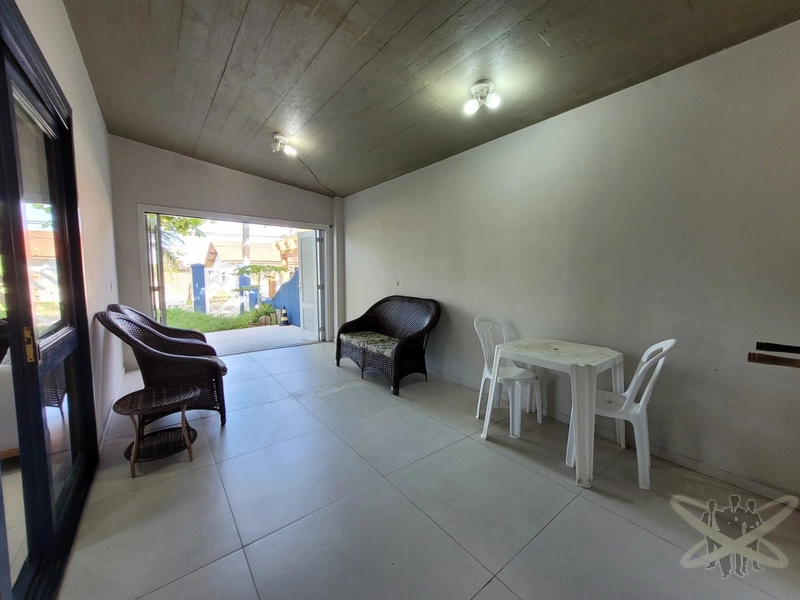 Casa com 03 dormitórios no centro de Xangri-lá.: 12ª foto da galeria de imagens do imóvel