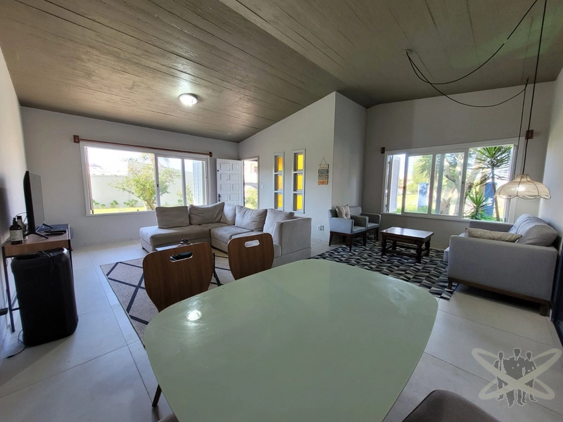 Casa com 03 dormitórios no centro de Xangri-lá.: 7ª foto da galeria de imagens do imóvel