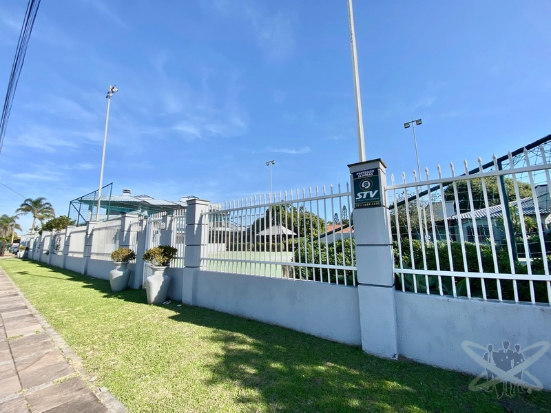 Mansão em Atlântida com quadra de futsal.: 6ª foto da galeria de imagens do imóvel
