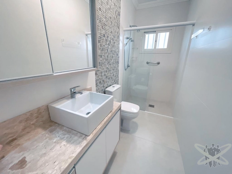 Casa com 02 terrenos no centro de Xangri-lá.: 22ª foto da galeria de imagens do imóvel