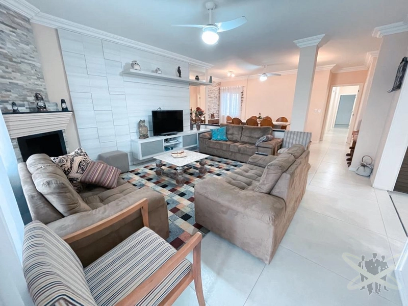 Casa com 02 terrenos no centro de Xangri-lá.: 6ª foto da galeria de imagens do imóvel