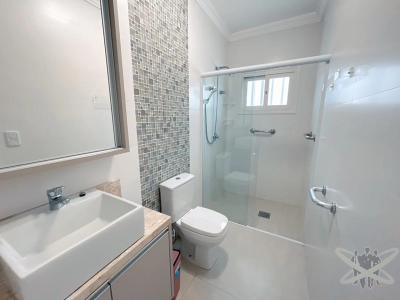 Casa com 02 terrenos no centro de Xangri-lá.: 24ª foto da galeria de imagens do imóvel