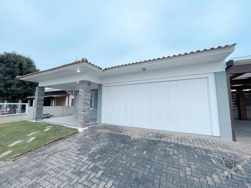 Casa com 02 terrenos no centro de Xangri-lá.: 4ª foto da galeria de imagens do imóvel