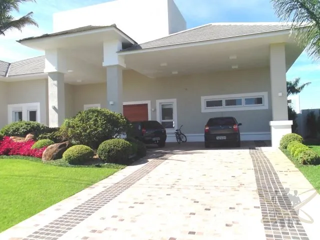 Mansão térrea no condomínio Enseada!