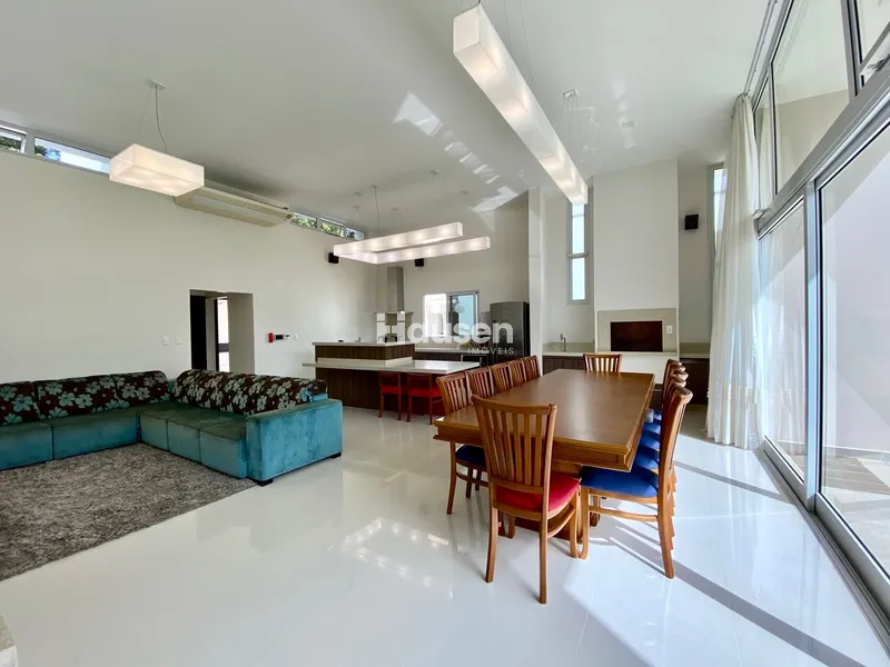 Linda Casa a venda no Bruschal: 12ª foto da galeria de imagens do imóvel