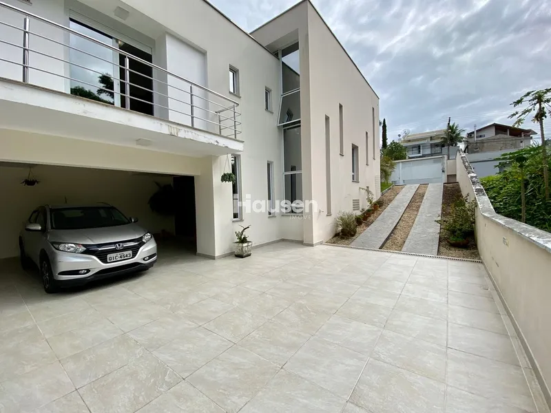 Linda Casa a venda no Bruschal: 3ª foto da galeria de imagens do imóvel