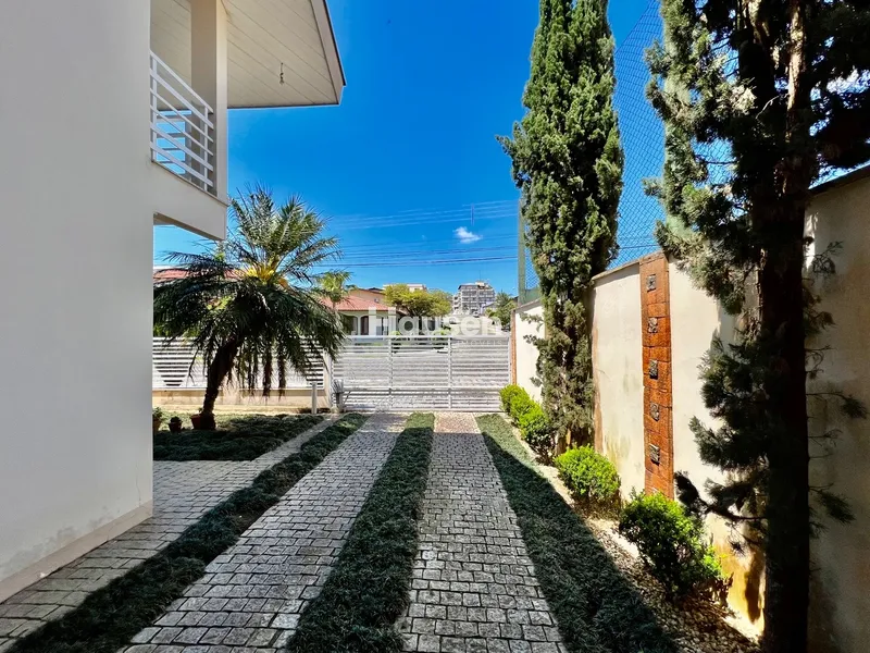 Casa com Piscina no Jardim Maluche: 2ª foto da galeria de imagens do imóvel