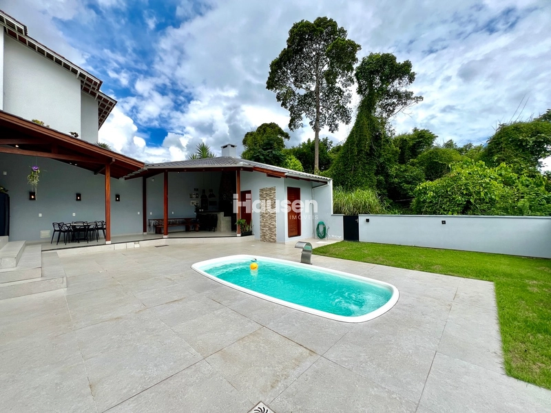 Linda Casa com Piscina no Bruschal!: 1ª foto da galeria de imagens do imóvel