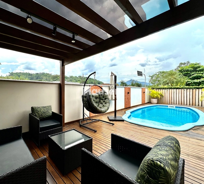 Casa com Piscina no Centro de Guabiruba!: 8ª foto da galeria de imagens do imóvel