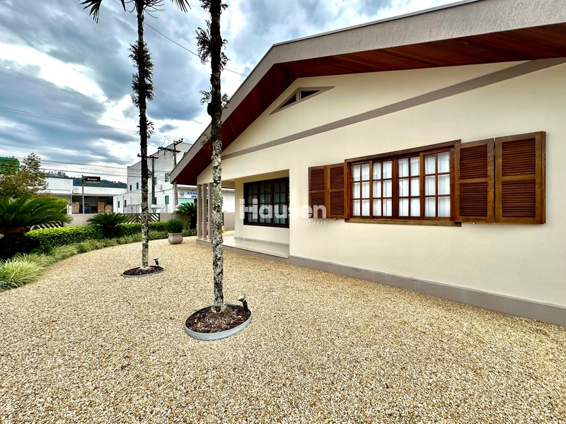 Casa com Piscina no Centro de Guabiruba!: 5ª foto da galeria de imagens do imóvel