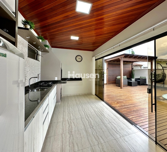 Casa com Piscina no Centro de Guabiruba!: 10ª foto da galeria de imagens do imóvel