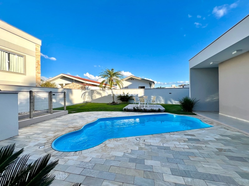 Linda Casa com Piscina no Jardim Maluche: 1ª foto da galeria de imagens do imóvel