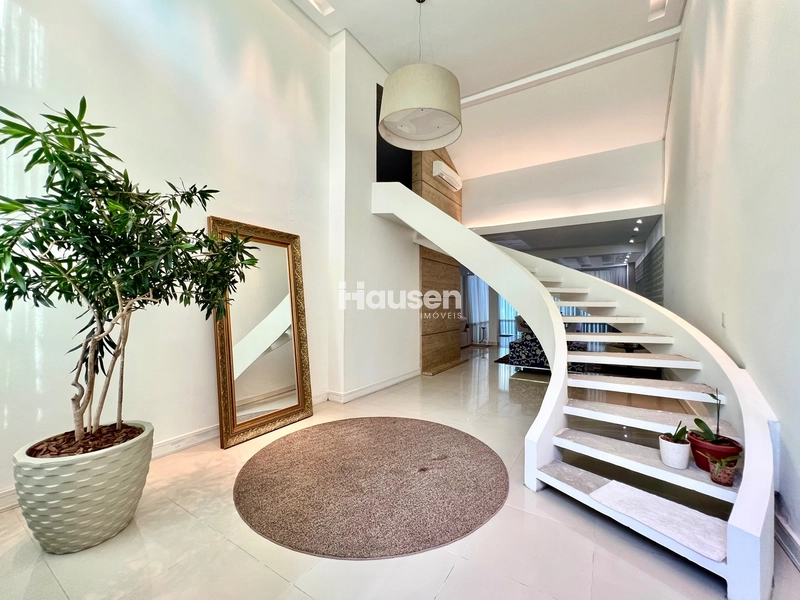 Linda Casa com Piscina no Jardim Maluche: 2ª foto da galeria de imagens do imóvel